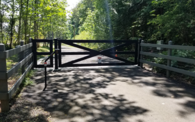 Choosing the Right Gate Automation with HySecurity and Maximum Controls for PNW Homes